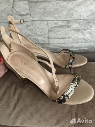 Босоножки бежевые 38 размер