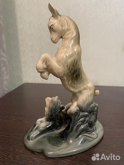 Собака и козлик статуэтка 