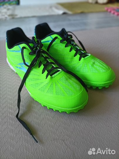 Футбольные бутсы