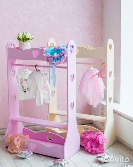 Напольная вешалка для маленьких модниц