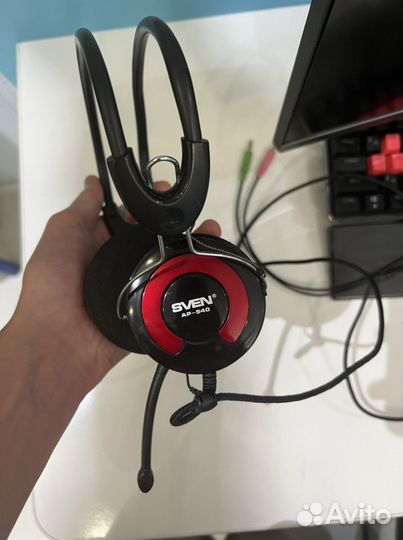 Наушники с микрофоном