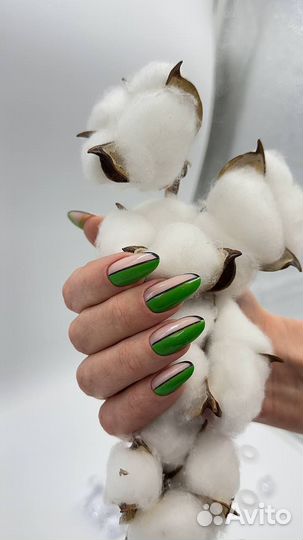 Нужна модель на маникюр с укреплением