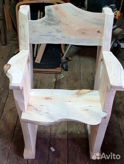 Стул деревянный