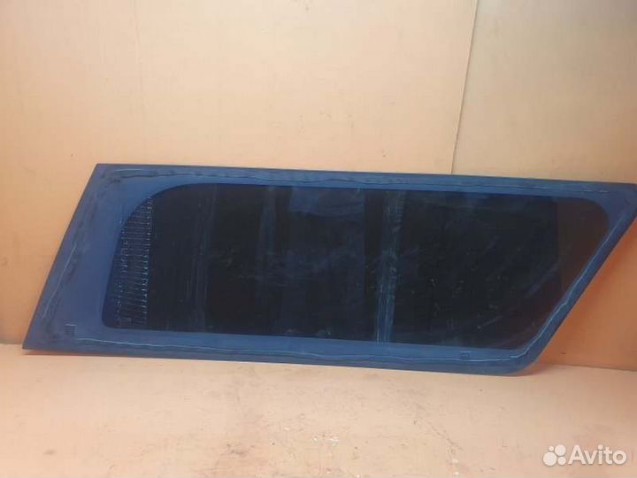 Форточка багажника задняя левая Chevrolet Tahoe