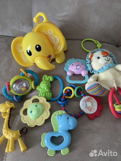 Погремушки и игрушки