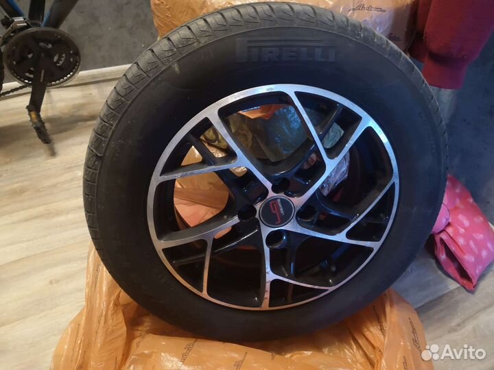 Резина с диска Pirelli Cinturato P1