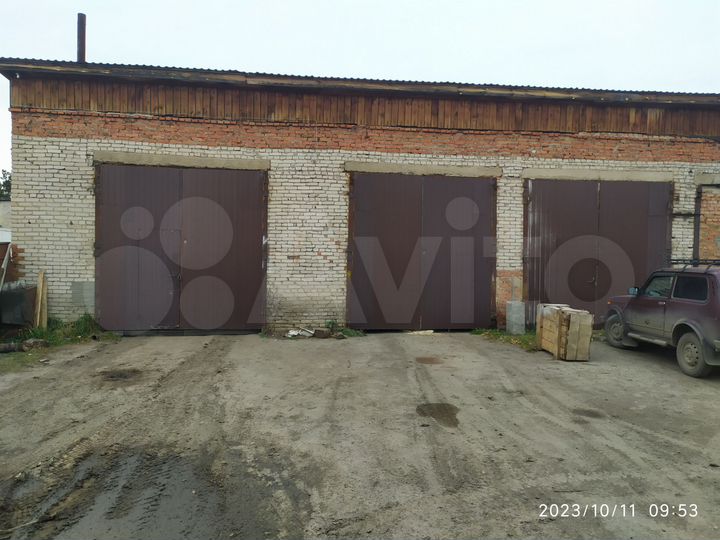 Гараж, > 30 м²