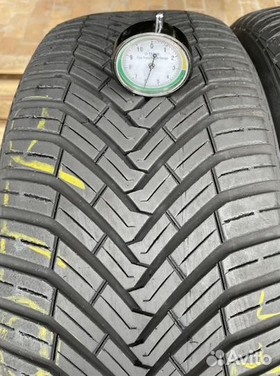 Continental AllSeasonContact 215/55 R17