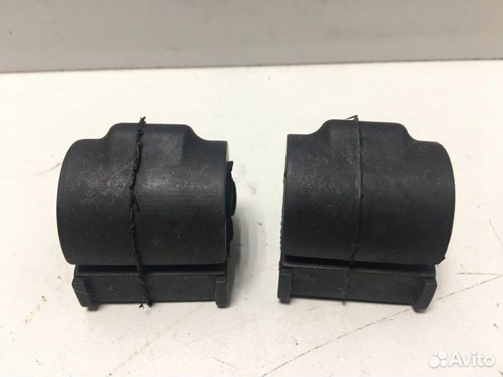 Втулка переднего стабилизатора Renault Logan 2004