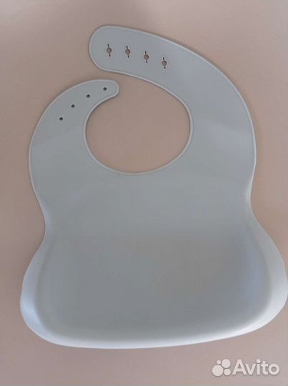 Слюнявчик,поильник,бутылочка,ниблер