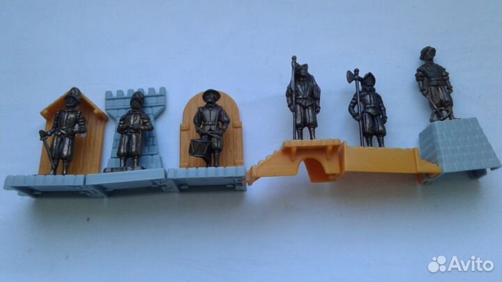 Металлические фигурки из киндер-сюрпризов