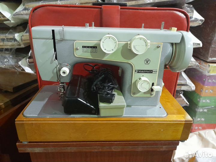 Швейная машина Подольск 142