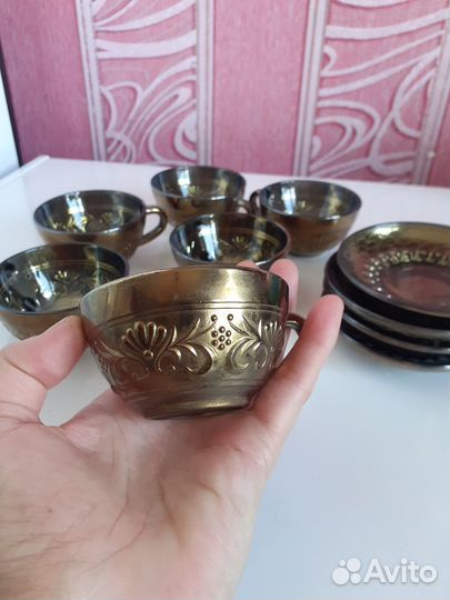 Продам чашки с блюдцами