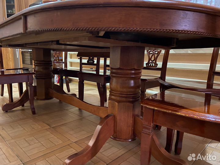 Стол кухонный