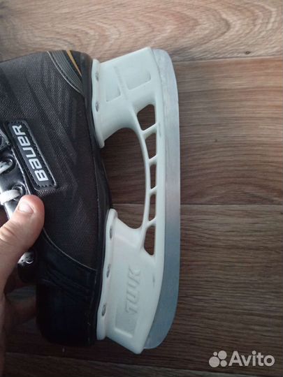 Хоккейные коньки bauer supreme 140