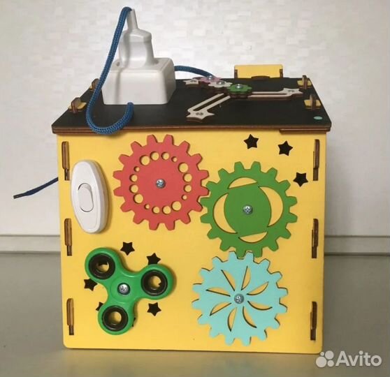 Бизиборд Дом со светом 23х23х25 см Новый прекрасна