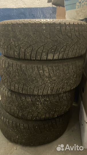 Bridgestone Blizzak DM-V1 215/60 R16