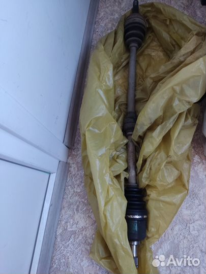 Привод правый, шрус, полуось mitsubishi lancer