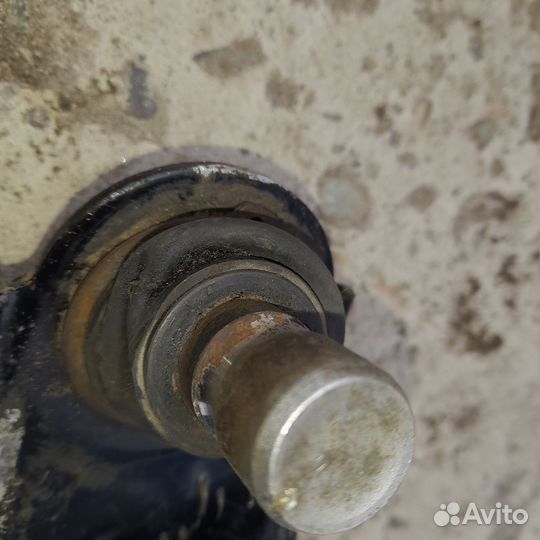 Правый передний рычаг Ниссан Кашкай J10