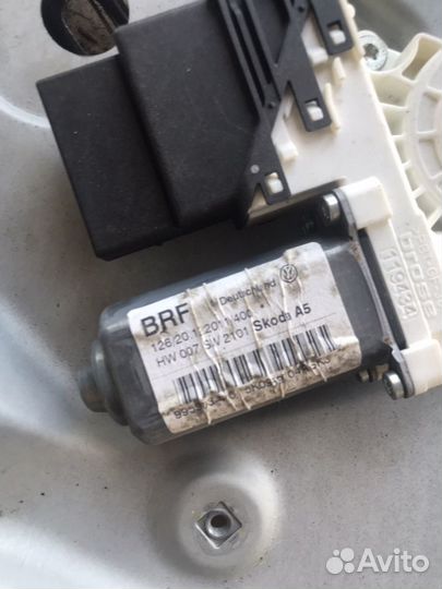 Стеклоподъемник задний правый Octavia a5 Skoda