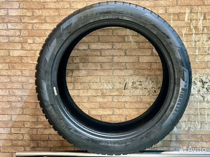 Pirelli Ice Zero 295/40 R21