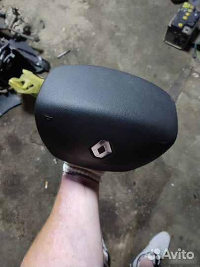 Подушка безопасности в руль Renault Megane 3