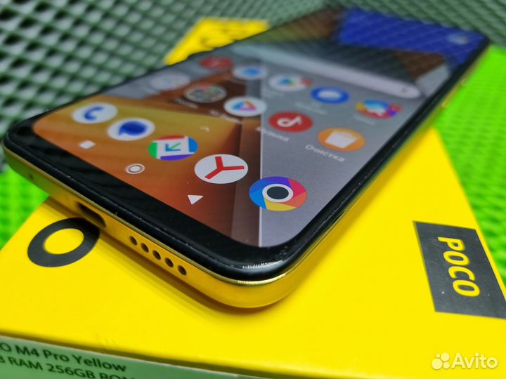 Смартфон poco M4 Pro 4G 8/256 гб как новый
