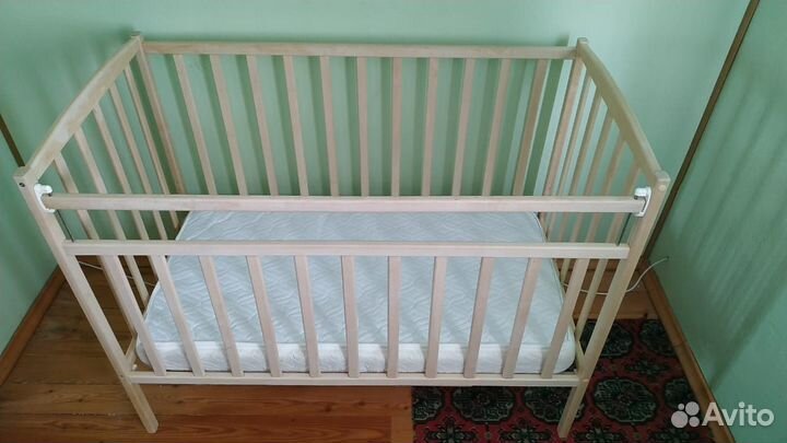 Детская кровать на колесиках