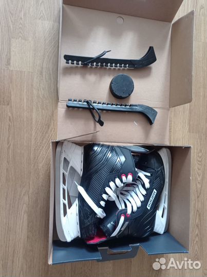 Коньки хоккейные 38