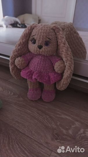 Вязаный зайка в наличии