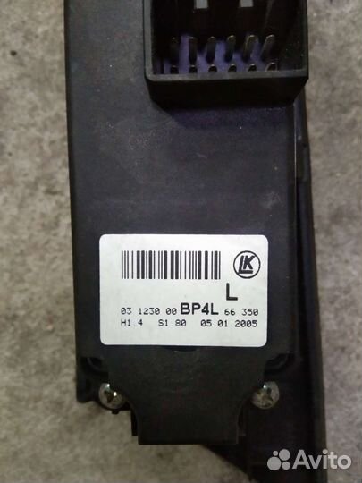 Блок управления стеклоподъемниками Мазда 3 BK