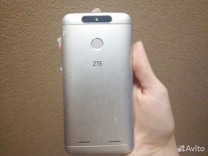 ZTE Blade V8 mini, 3/32 ГБ