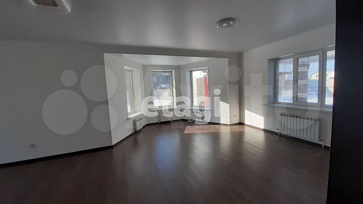 Коттедж 180 м² на участке 18 сот.