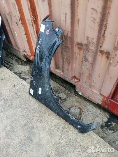 Крыло переднее правое Toyota Bb NCP30