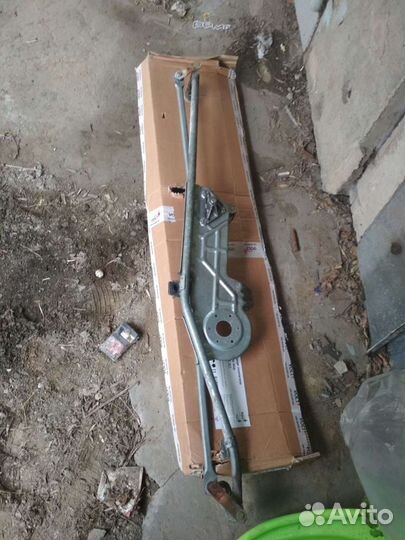 Продам трапецию стеклоочистителя wv saran