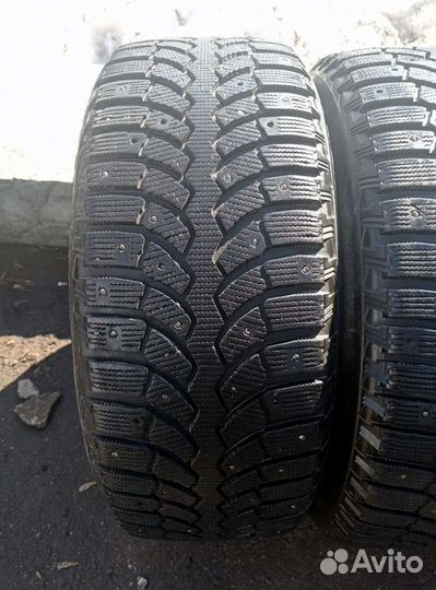 Bridgestone Blizzak Spike-01 235/55 R17 96T