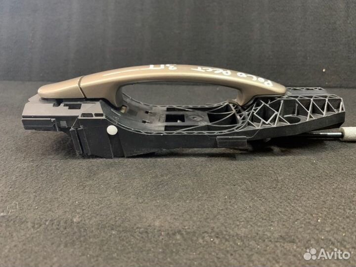 Ручка двери задняя правая Volkswagen Polo