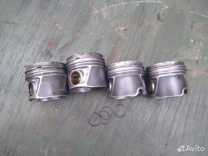 Поршня VW Passat B6 BKP 2л TDI