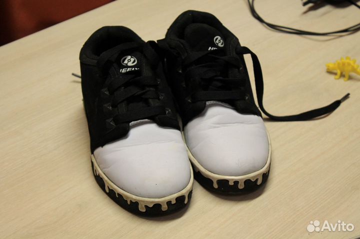 Роликовые кроссовки Heelys