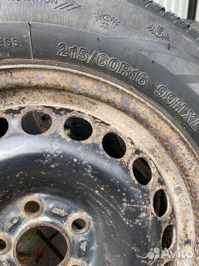 Roadmarch Winter XPro 888 215/60 R16