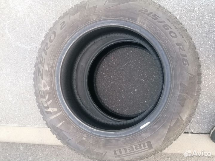 Pirelli Ice Zero 2 215/60 R16 99T