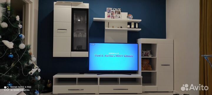 Стенка в гостиную новая белая