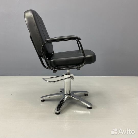 Парикмахерское кресло бриз