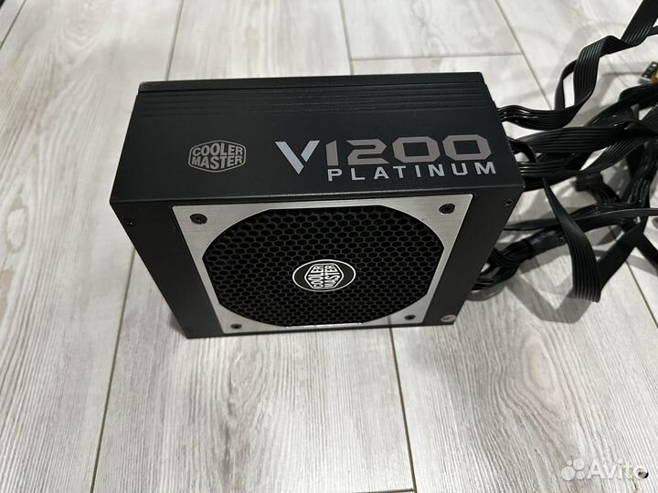 Блок питания Cooler Master V1200 Platinum