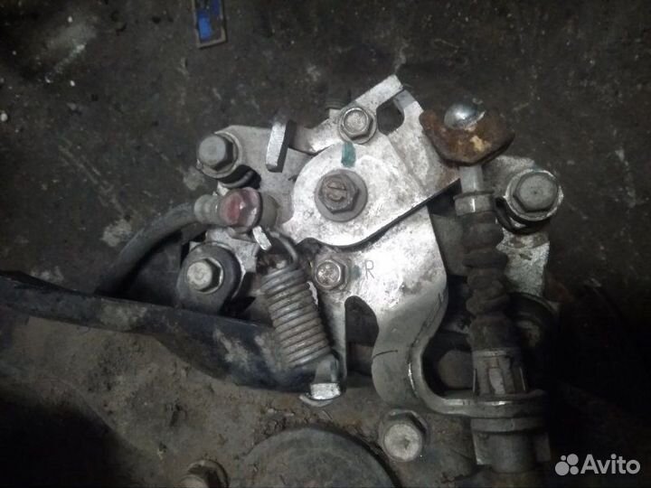 Суппорт тормозной задний Mitsubishi Asx