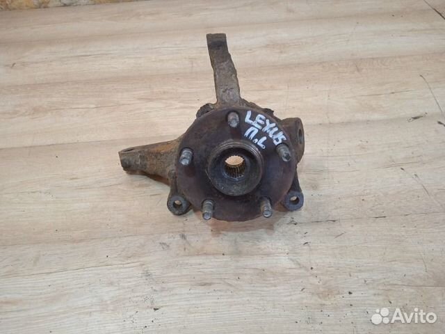 Кулак поворотный передний левый Lexus Rx300 1