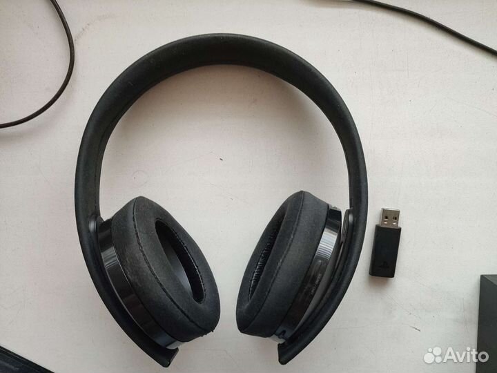 Беспроводные наушники Sony Gold