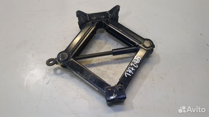 Домкрат Ford Maverick, 2002