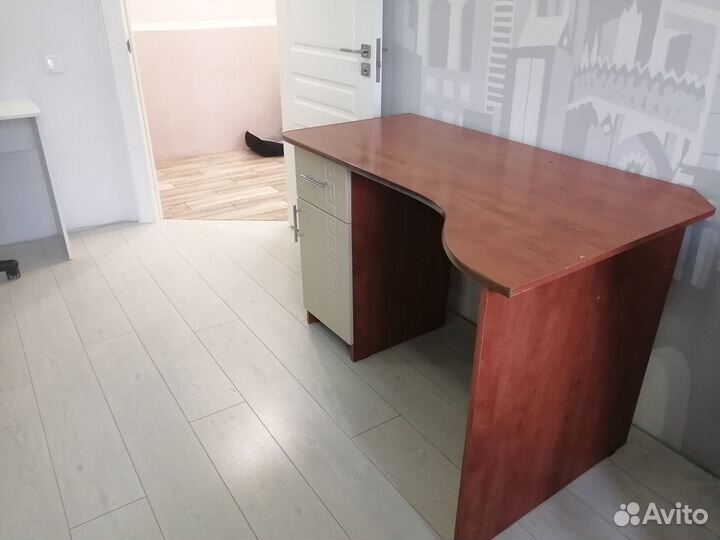 Продаю стол б/у