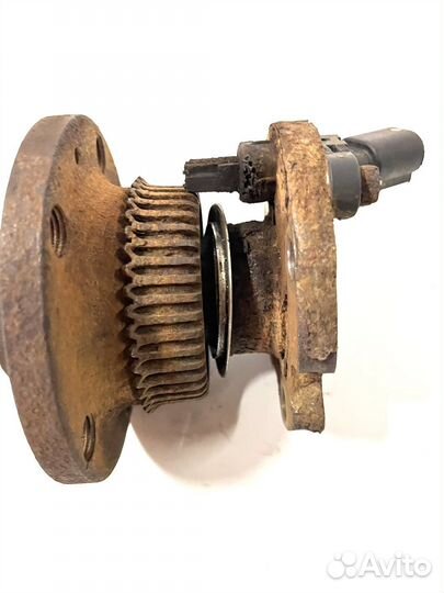 Ступица задняя VW Golf 4